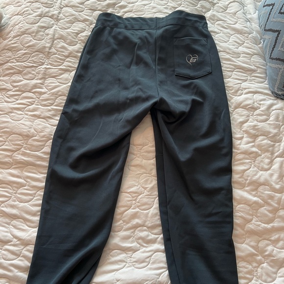 Gluv women’s charcoal softball pants - Picture 2 of 4
